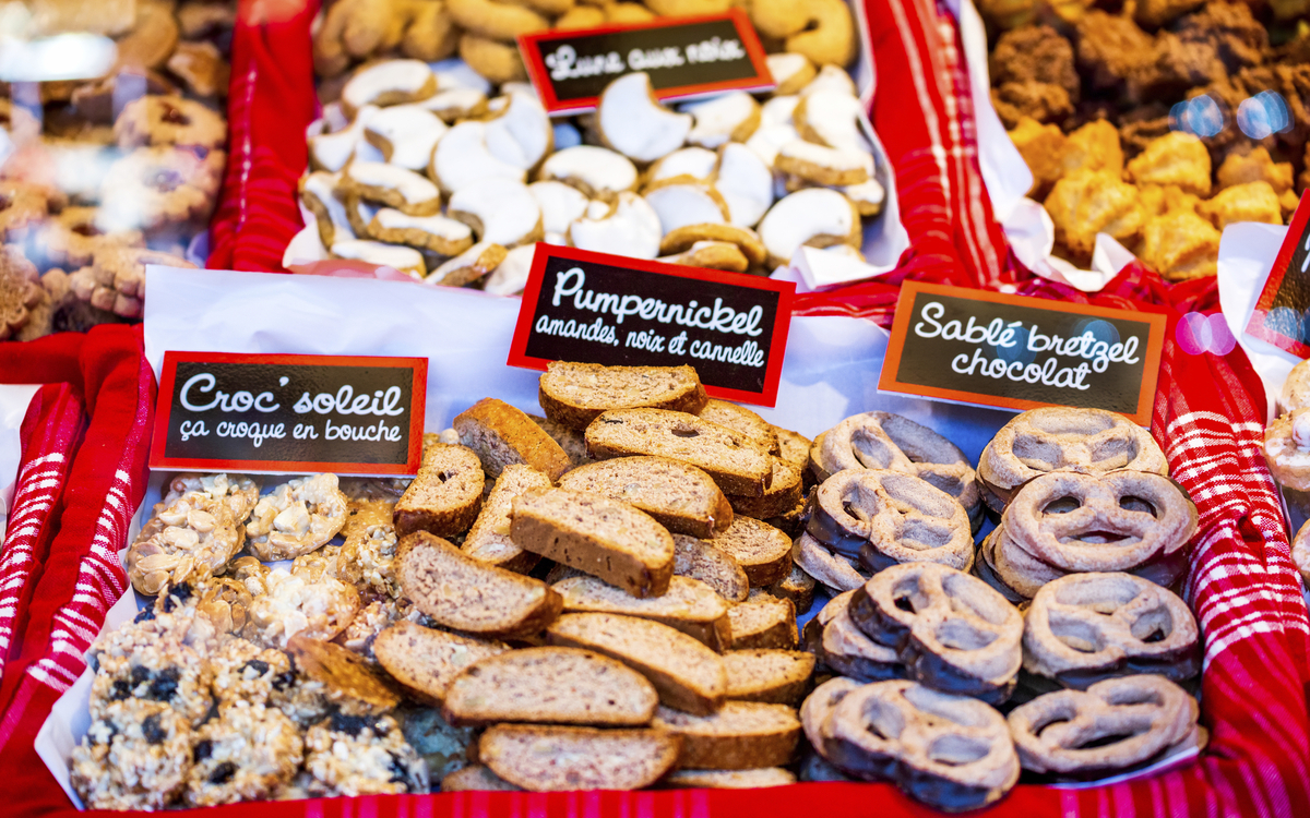 Gebaeck auf dem Weihnachtsmarkt, Frankreich