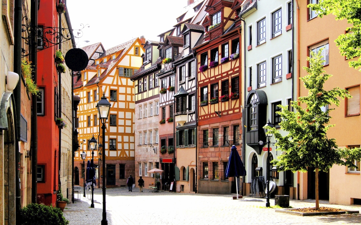 Farbenfrohe Fachwerkhäuser in Nürnberg, Deutschland