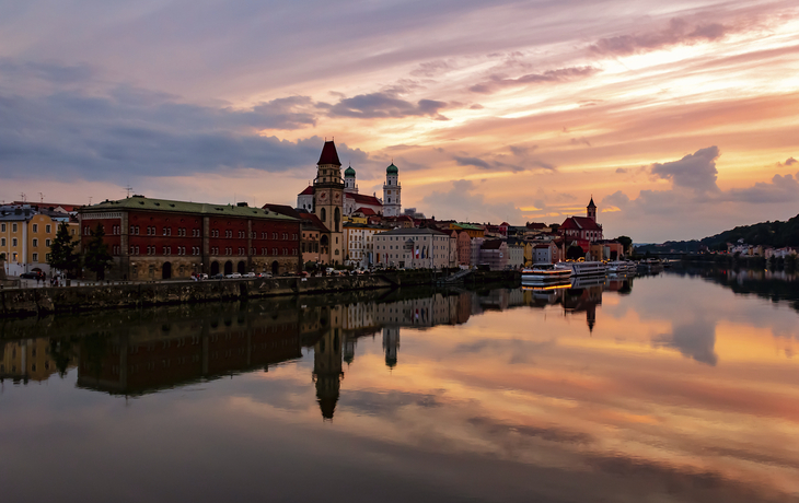 Passau bei Sonnenuntergang, Deutschland