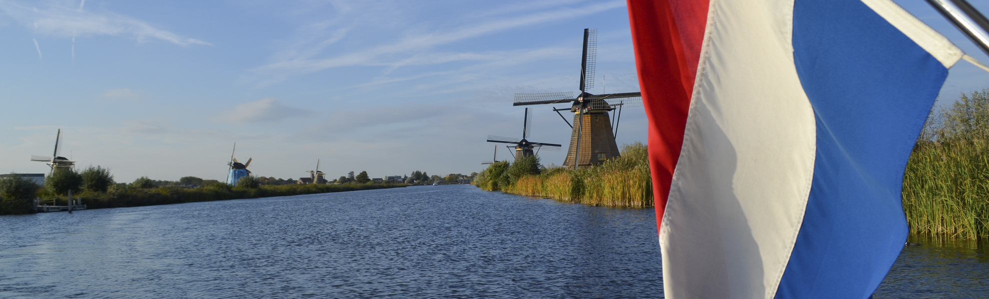 Windmühlen mit Landesflagge