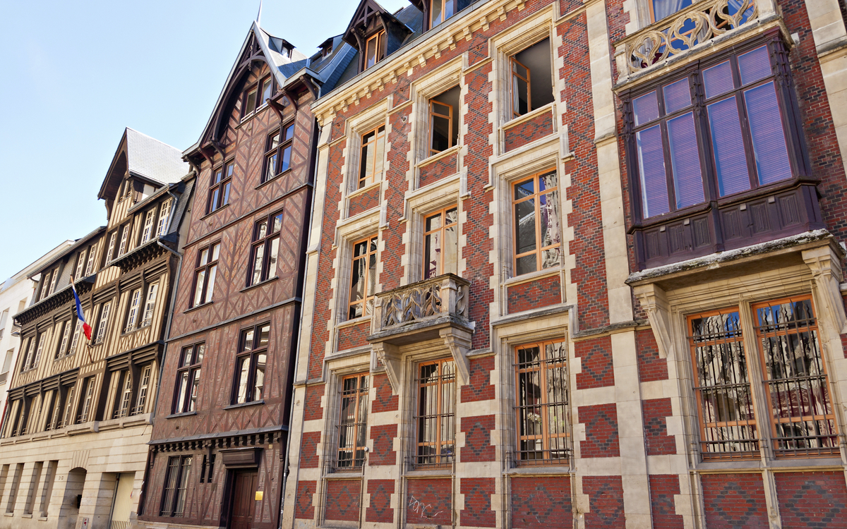 Alte Haeuser an der Seine, Frankreich