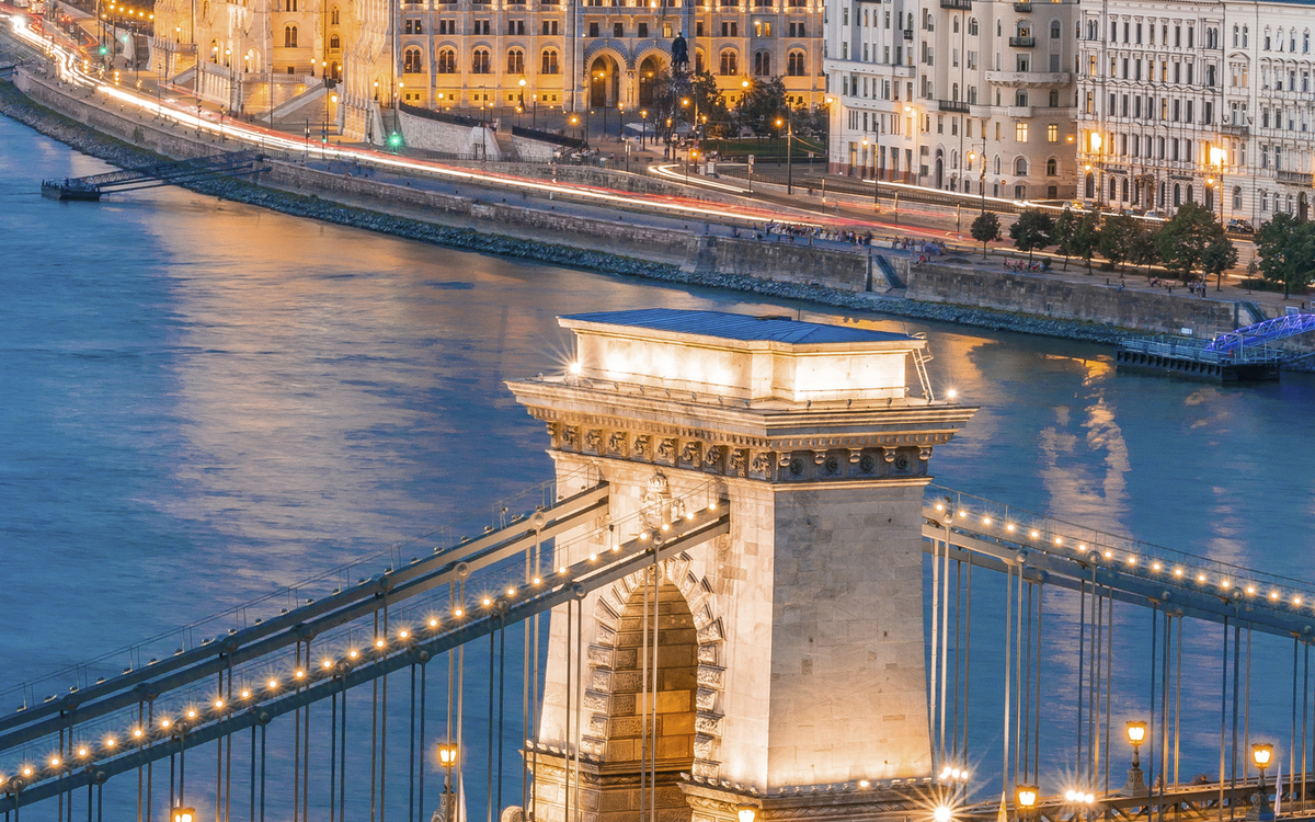 Parlament von Budapest bei Nacht, Ungarn