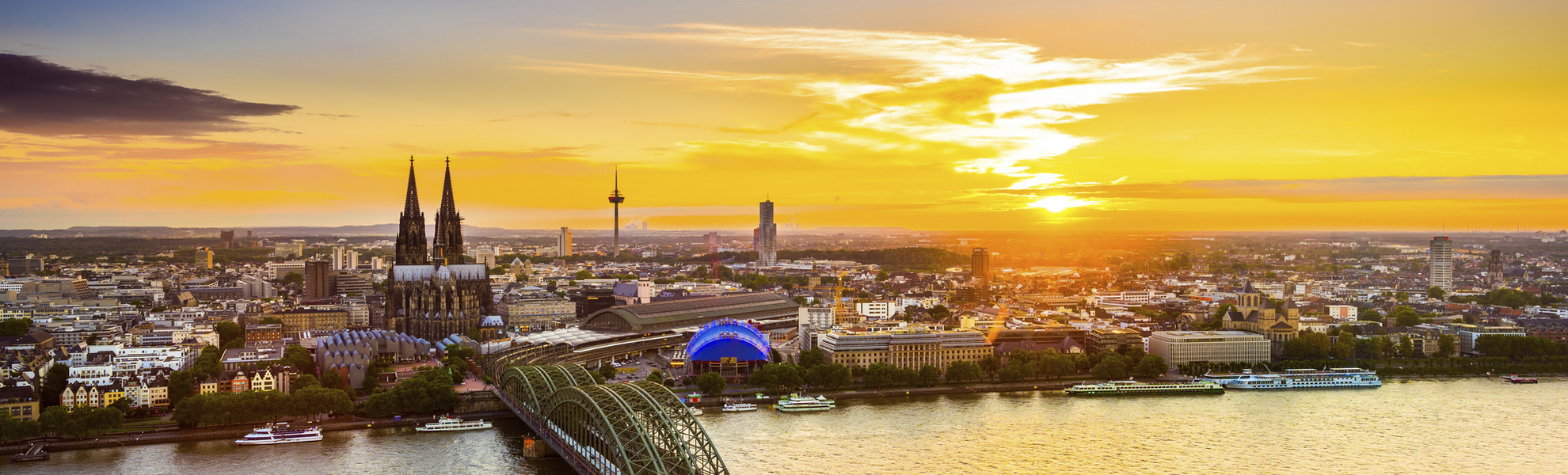 Sonnenuntergang über Köln, Deutschland