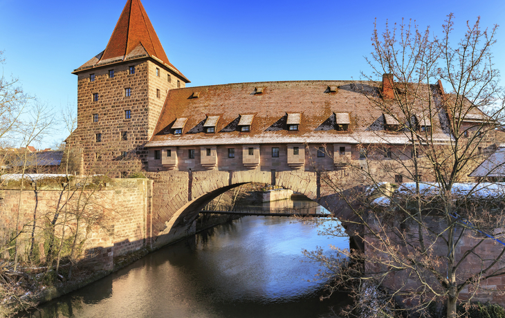 Kleine Bruecke ueber dem Pegnitz in Nuernberg, Deutschland