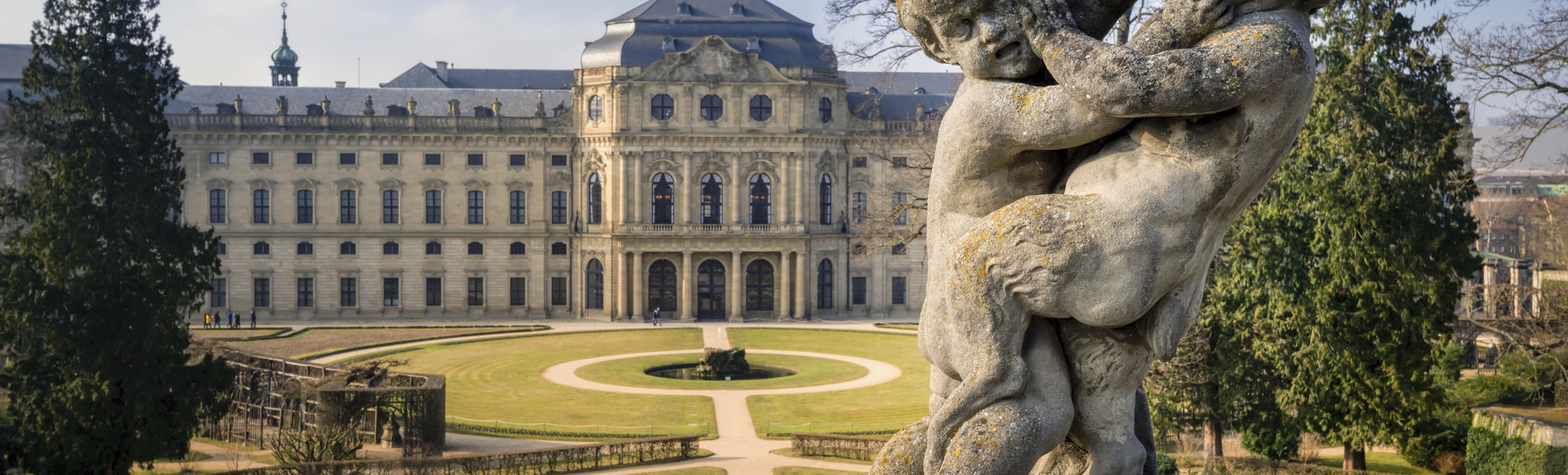 Steinskulptur vor der Residenz in Wuerzburg, Deutschland