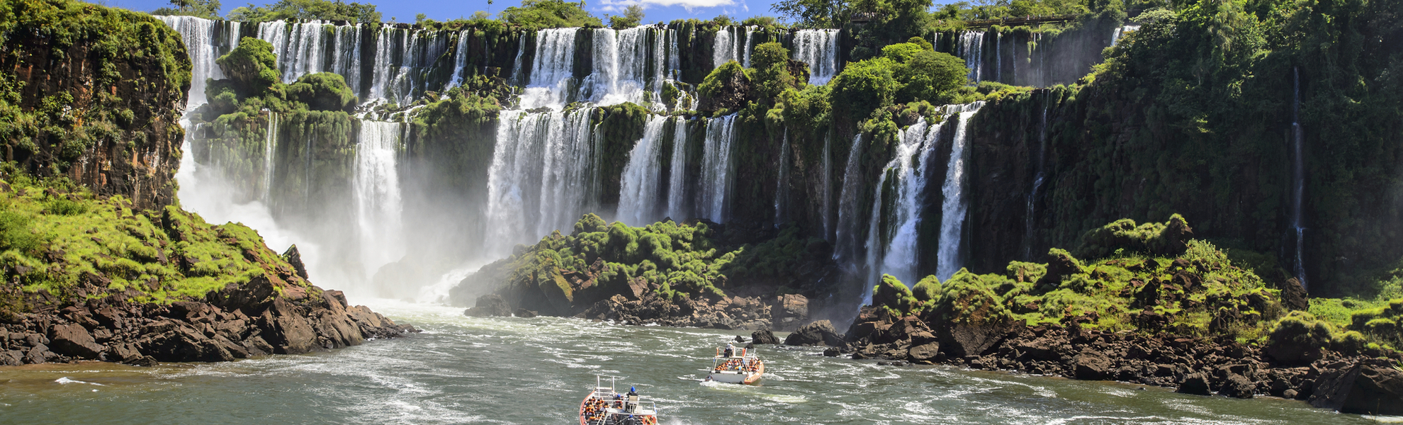 Iguazù-Wasserfälle an der Grenze zwischen Argentinien und  Brasilien