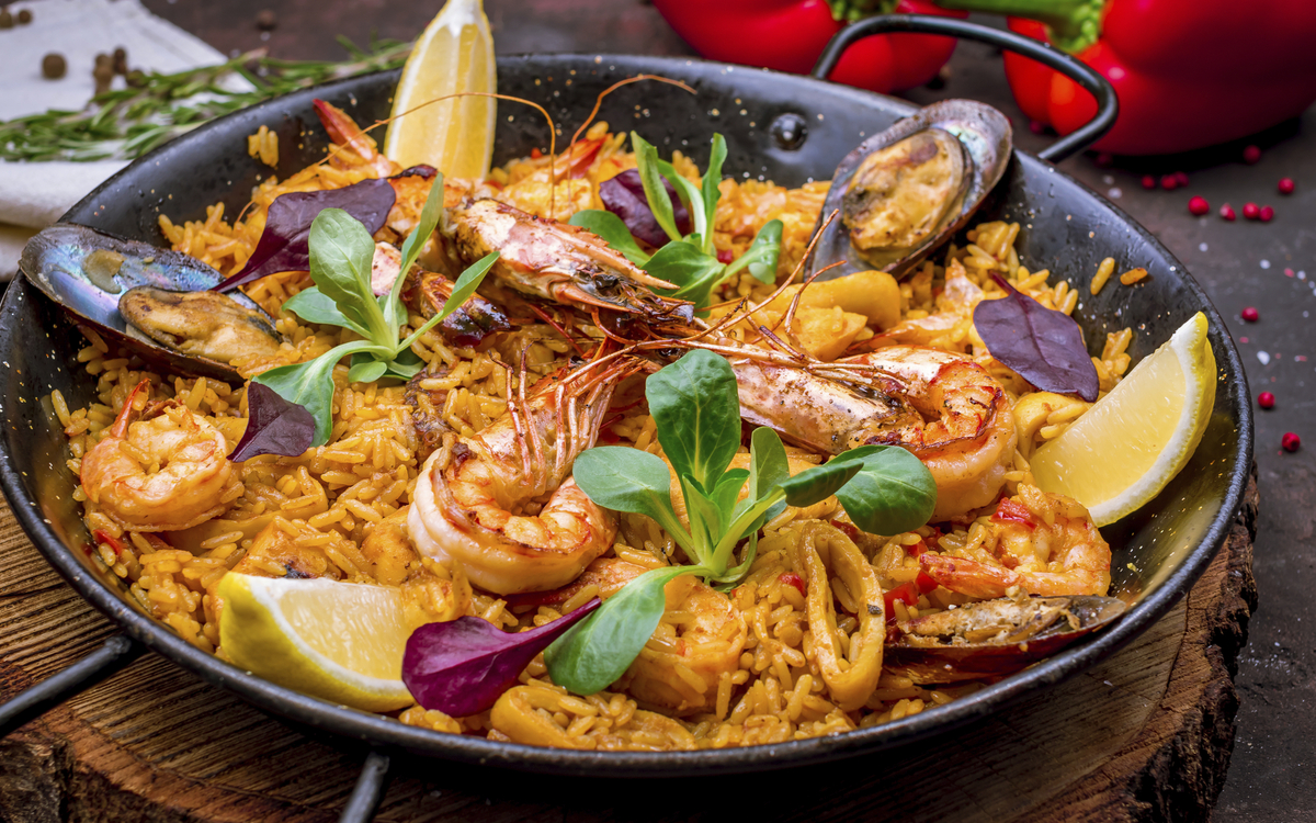 Paella mit Meeresfrüchten, Spanien