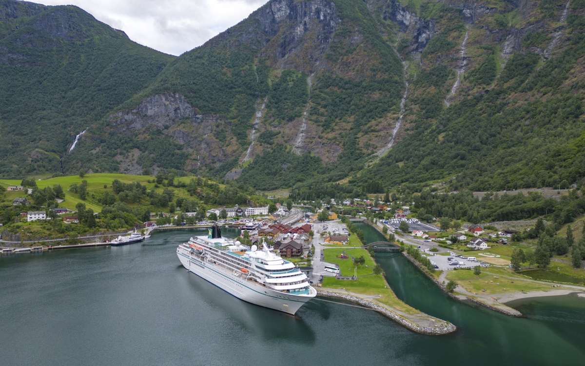 MS Amadea in Flam
