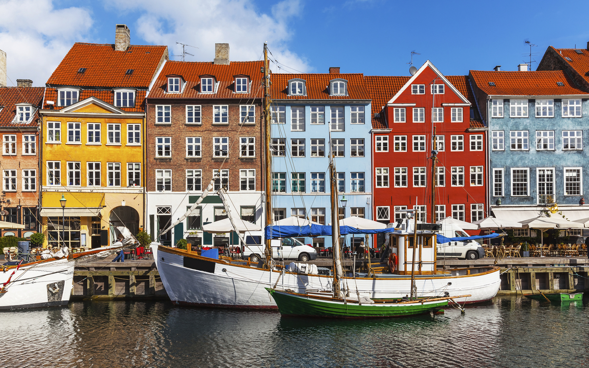Bunte Häuser am Hafen Nyhavn in Kopenhagen, Dänemark