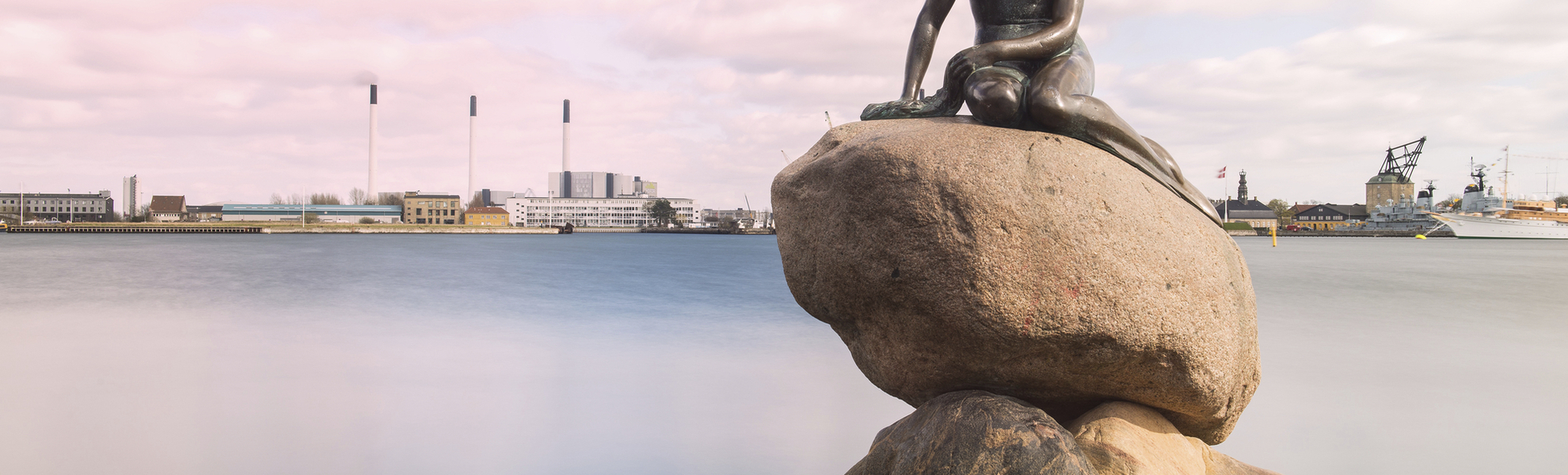 Kleine Meerjungfrau an der Uferpromenade in Kopenhagen, Dänemark
