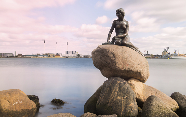 Kleine Meerjungfrau an der Uferpromenade in Kopenhagen, Dänemark