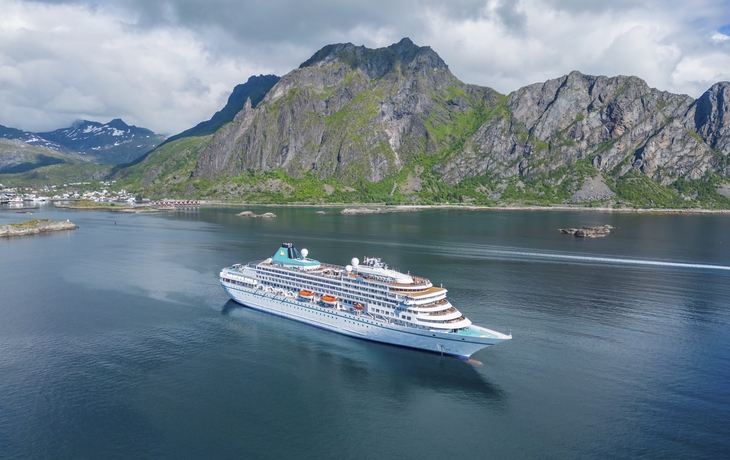 MS Amera in Svolvaer