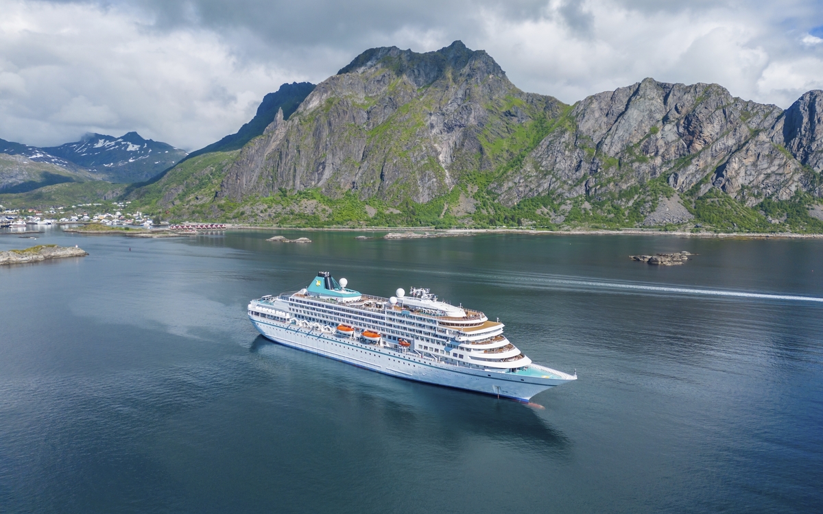 MS Amera in Svolvaer