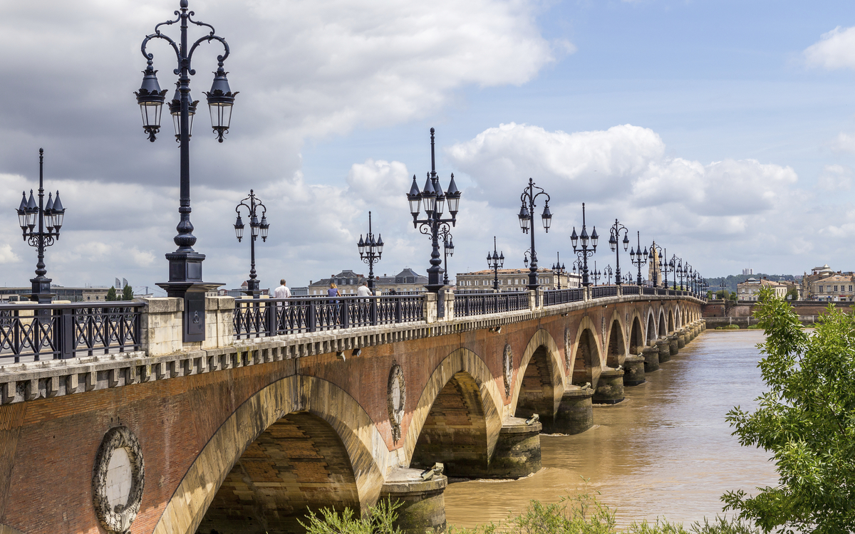 Brücke über die Garonne in Bordeaux, Frankreich