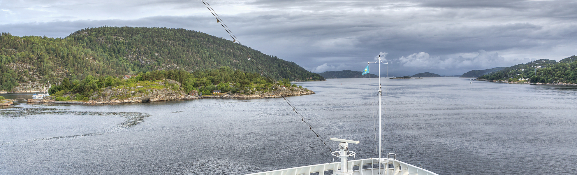 MS Artania kreuzt im Oslofjord