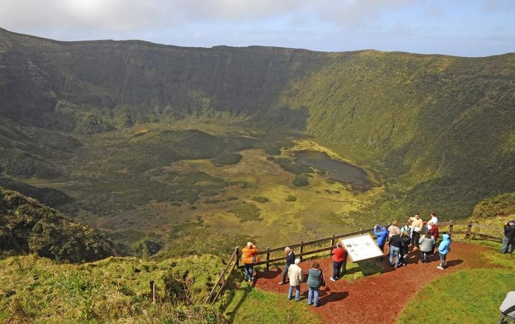 Gebirge auf der Azoreninsel Faial nahe Horta, Portugal