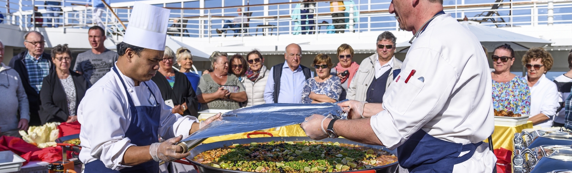 Paella auf dem Sonnendeck