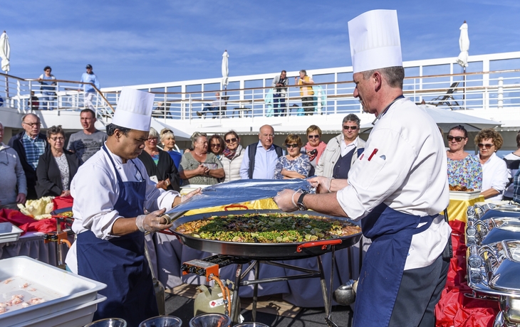 Paella auf dem Sonnendeck