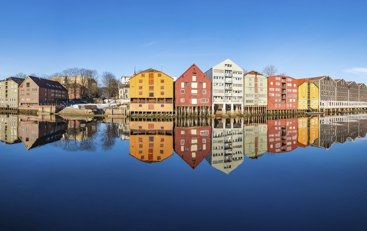 Bunte Häuser am Fluss Nidelva in Trondheim, Norwegen