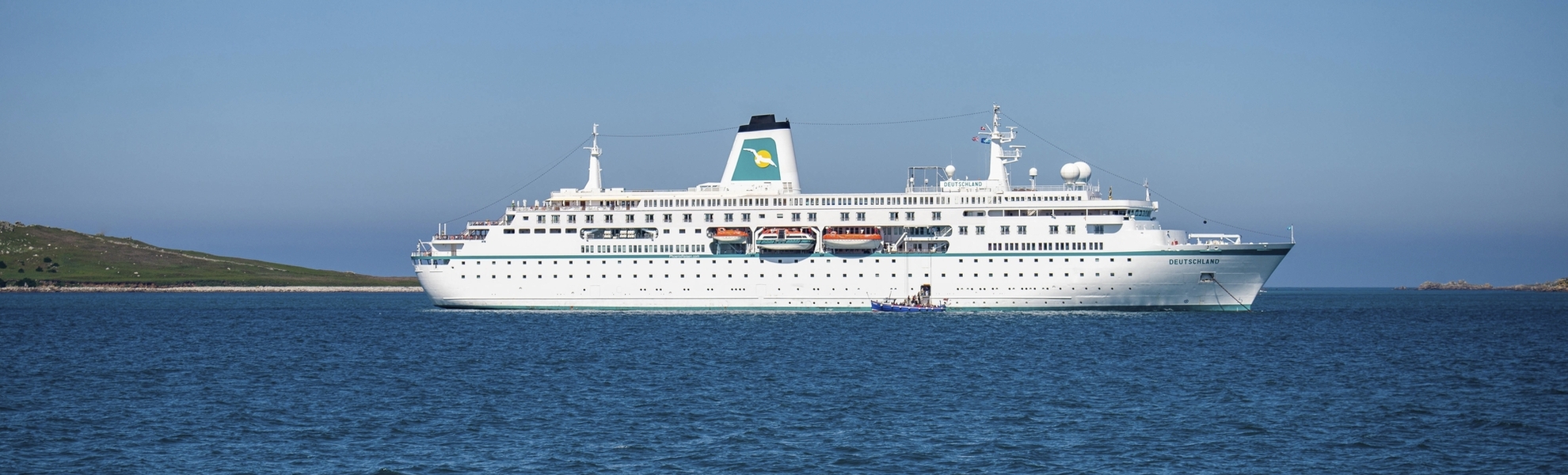MS Deutschland vor den Scilly Inseln