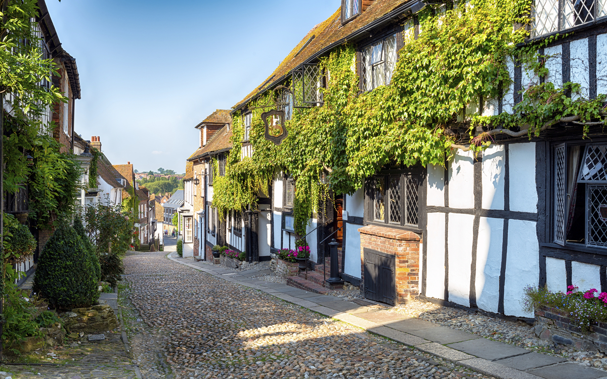 Kleine Gasse mit Fachwerkhäusern in Rye, England