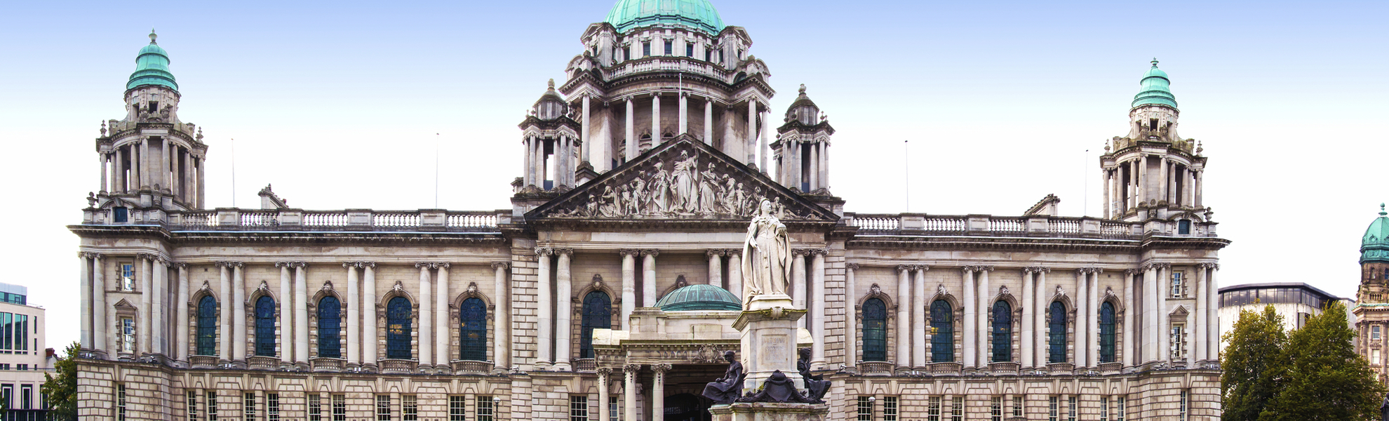 Rathaus auf dem Donegall Platz in Belfast, Irland