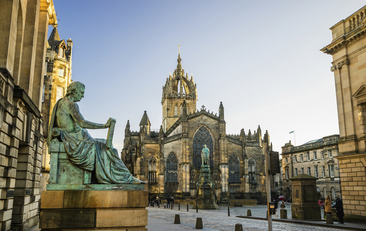 Statue an der Royal Mile in Edinburgh