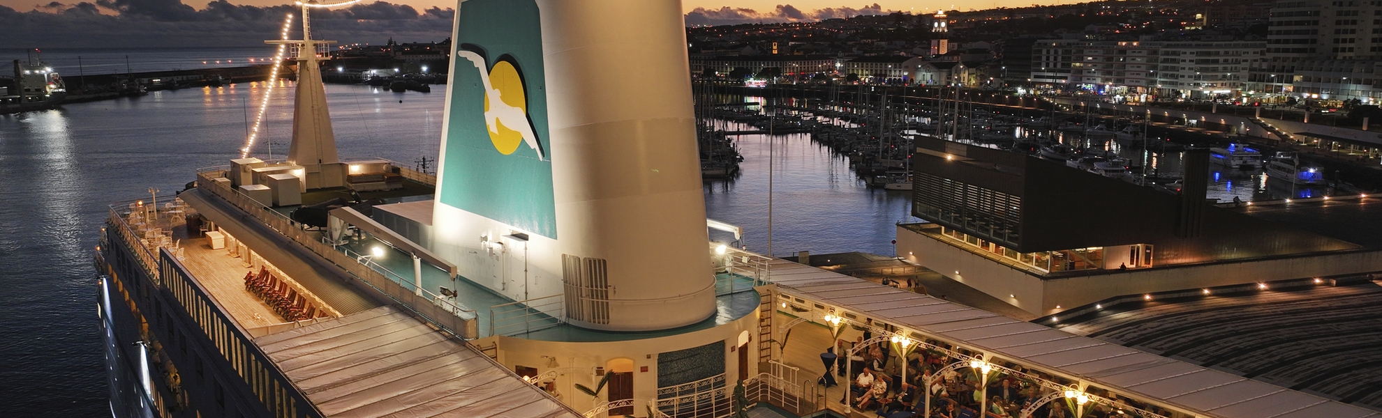 MS Deutschland in Ponta Delgada