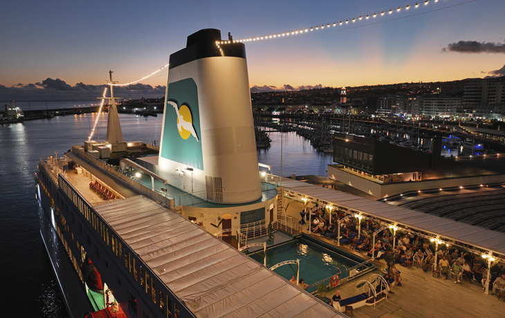 MS Deutschland in Ponta Delgada