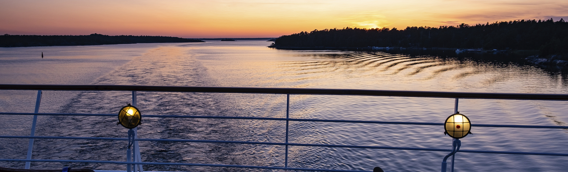 MS Deutschland in den Schären von Schweden