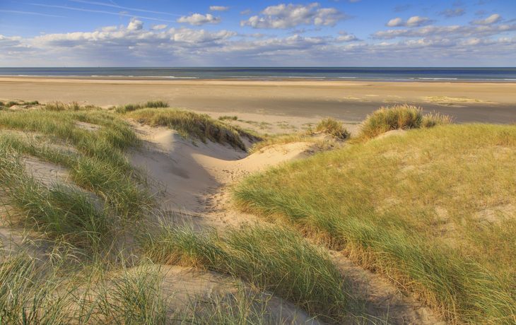 Einsamer Strand in Ijmuiden, Niederlande