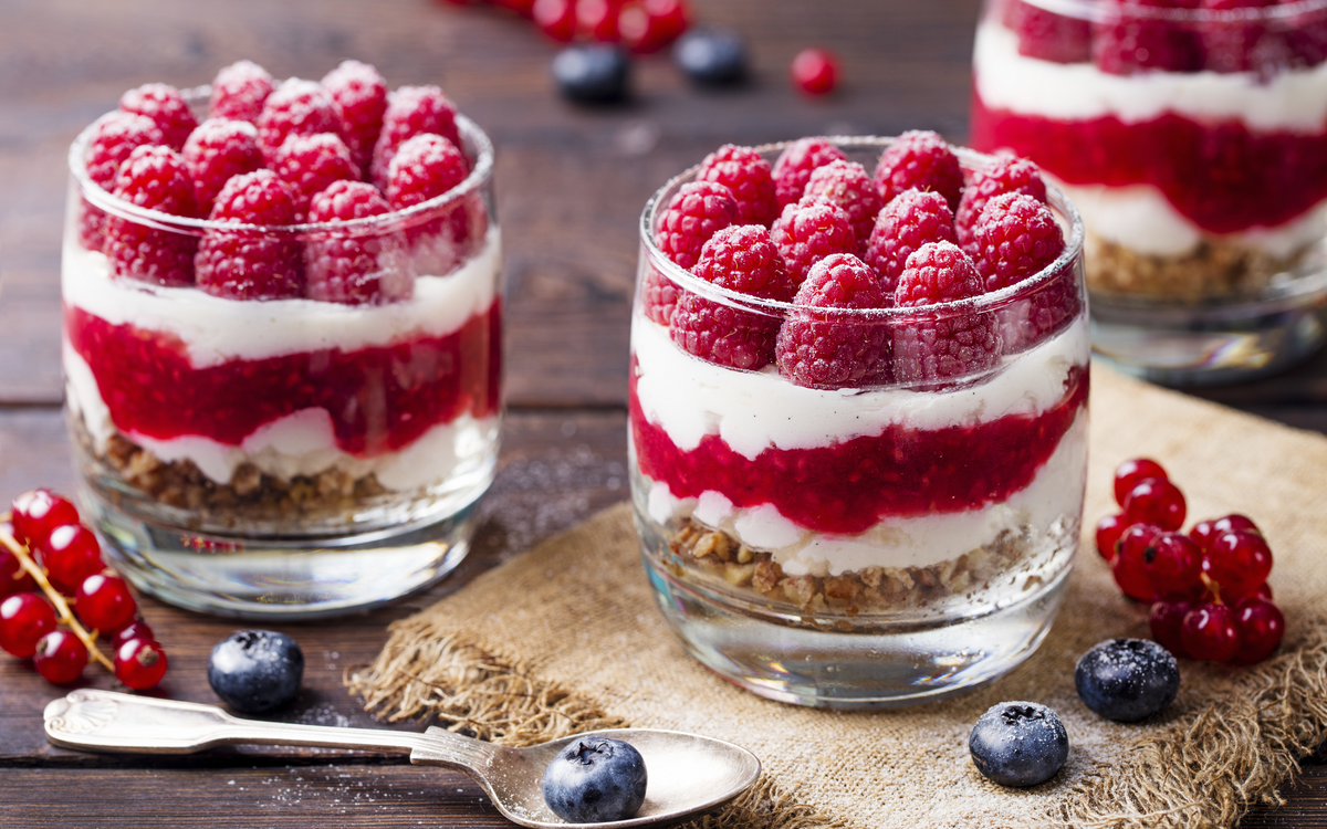 Dessert mit Himbeeren