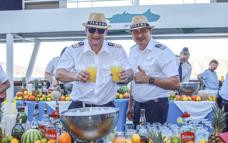 Offiziers Shaken auf MS Artania