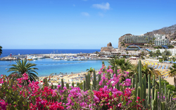 Puerto Rico Strand auf Gran Canaria, Spanien