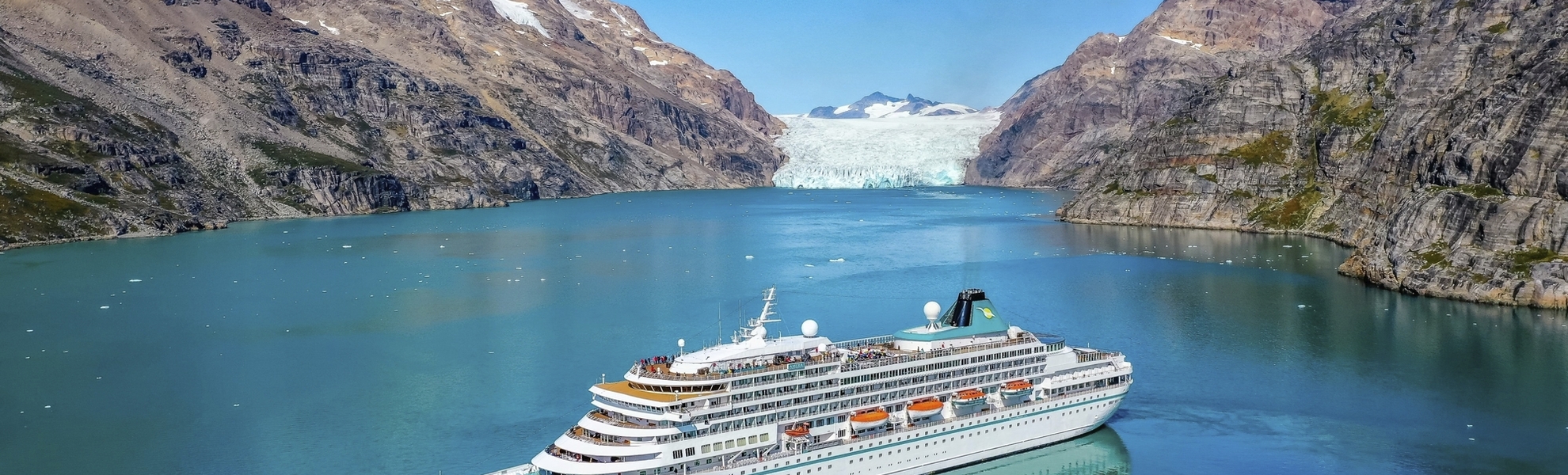 MS Amera im Prins Christian Sund