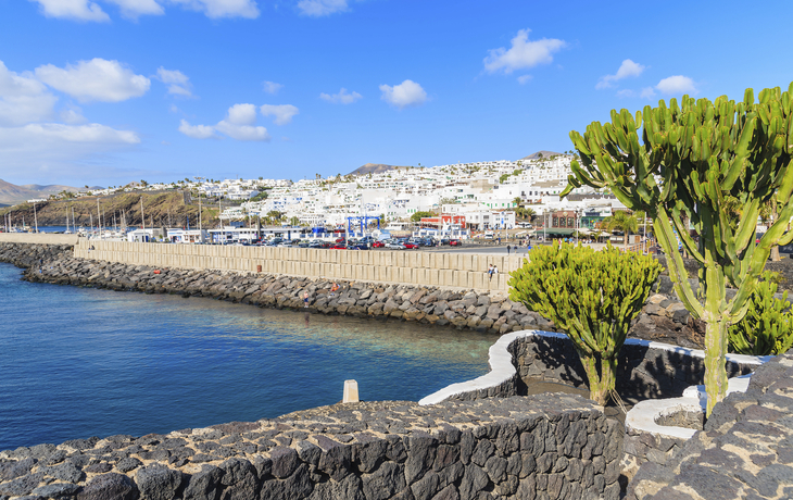 Hafen von Puerto del Carmen, Lanzarote, Kanaren, Spanien