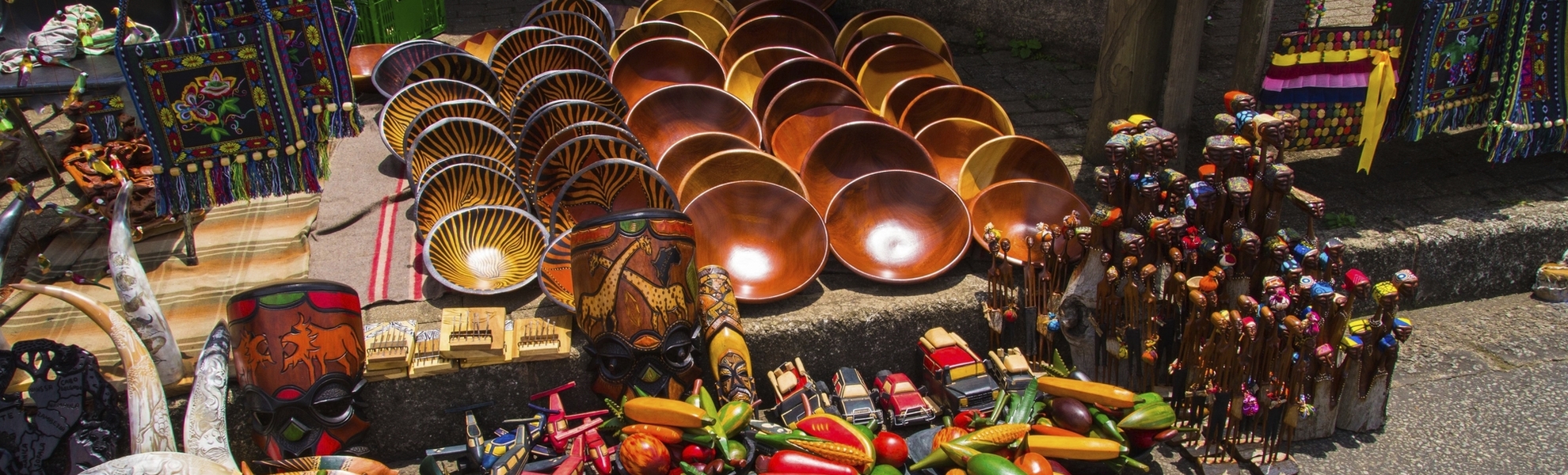 Ein kleiner Markt in Durban mit handwerklichen Erzeugnissen, Südafrika