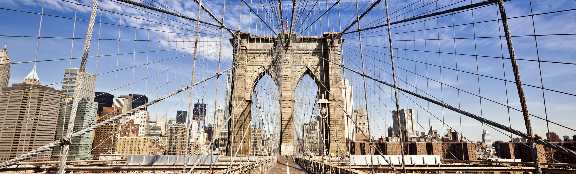 Auf der Brooklyn Bridge in New York, USA
