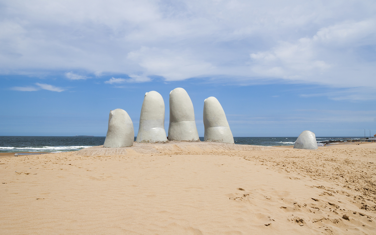 Hand Skulptur in Punta del Este, Uruguay