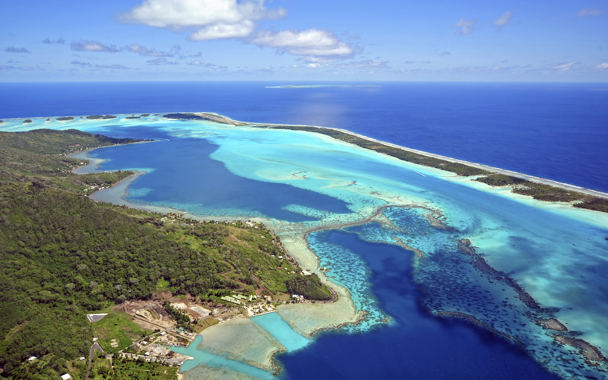 Küste von Bora Bora, Französisch Polynesien
