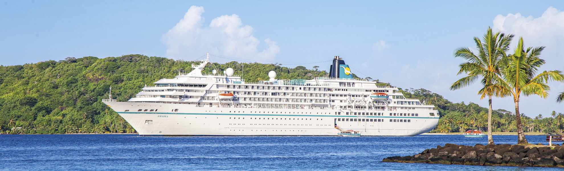 MS Amadea vor Bora Bora