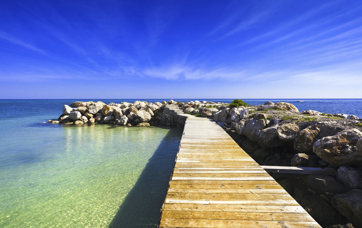 Steeg an der Küste von Montego Bay, Jamaika