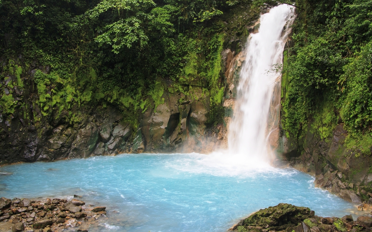 Rio Celeste Wasserfall in Puntarenas, Costa Rica