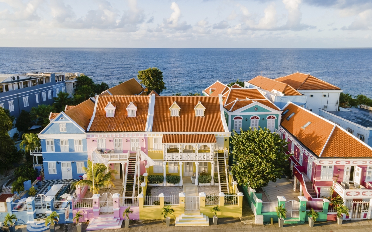 Curacao, Otrobanda