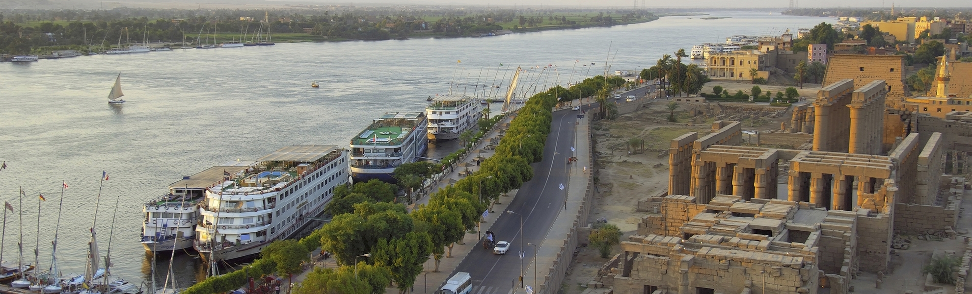Luxor-Tempel am Nilufer in Ägypten