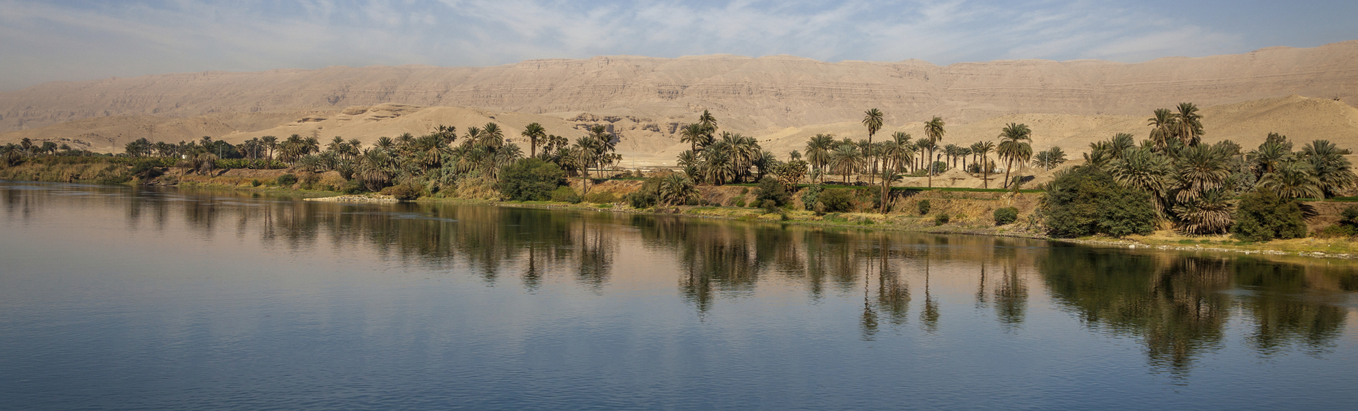 Nilpanorama mit idyllischer Nillandschaft in Ägypten