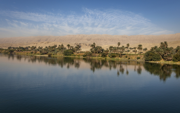 Nilpanorama mit idyllischer Nillandschaft in Ägypten