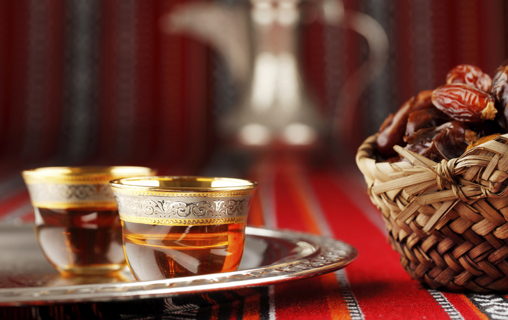 Foulbohnen mit Tee in Ägypten