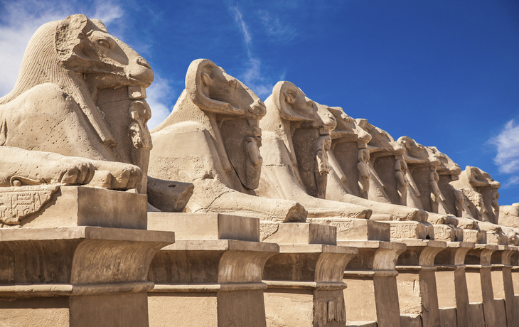 Sphinx Allee im Karnak Tempel in Luxor in Ägypten