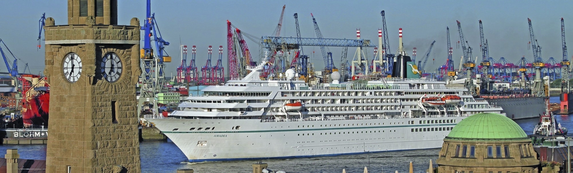 MS Amadea in Hamburg, Deutschland